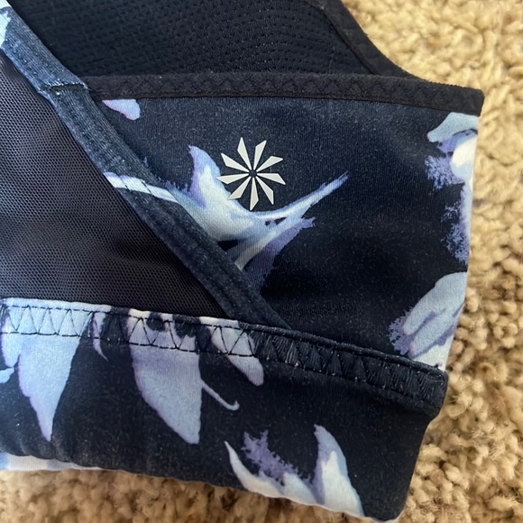 Hardly worn Athleta floral strappy sports bra in blue - size small! - Picture 4 of 6